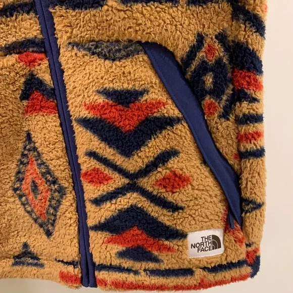 North Face patterned fleece vest - Picture 4 of 4